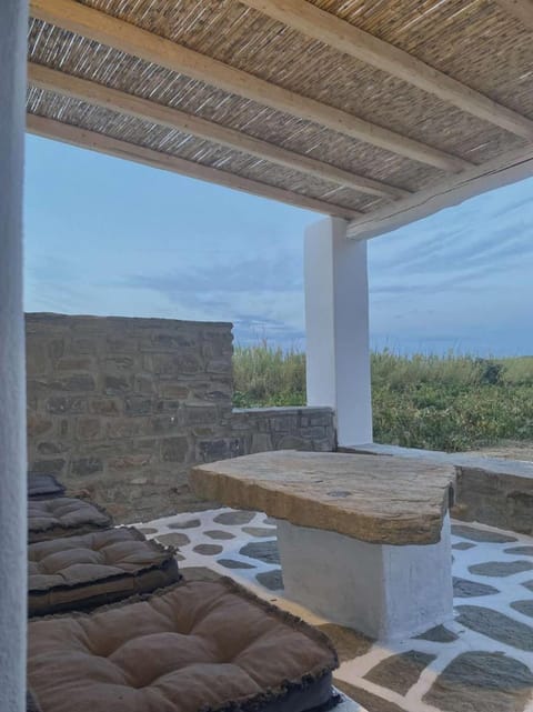 Day, Natural landscape, View (from property/room), Balcony/Terrace, Seating area, Inner courtyard view