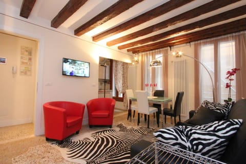 Communal lounge/ TV room, Living room