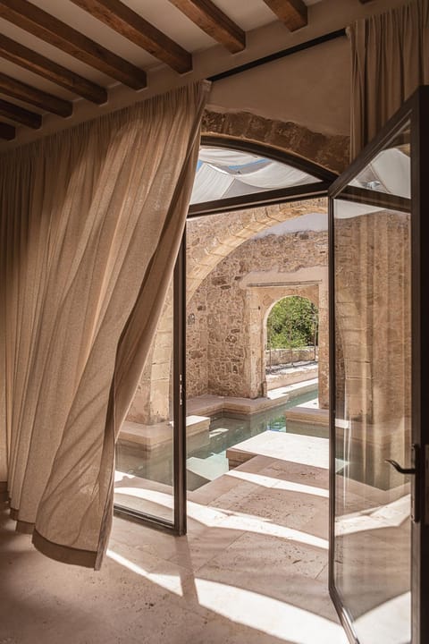 Corte Interna, free heated pool Villa in Crete