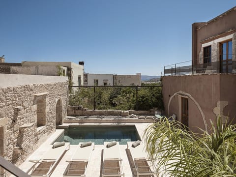 Corte Interna, free heated pool Villa in Crete