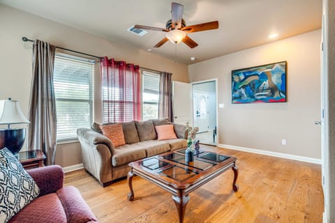 Lago Vista Vacation Rental - Walk to Lake Travis! House in Lago Vista