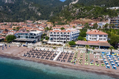 Property building, Restaurant/places to eat, Lounge or bar, Beach, Beach, sunbed