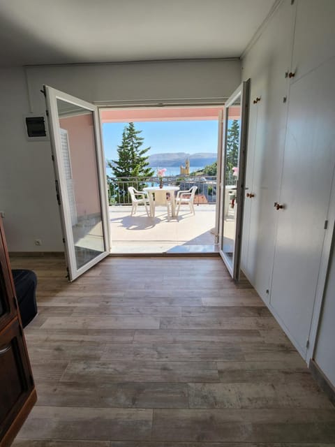 Natural landscape, View (from property/room), Balcony/Terrace, Sea view