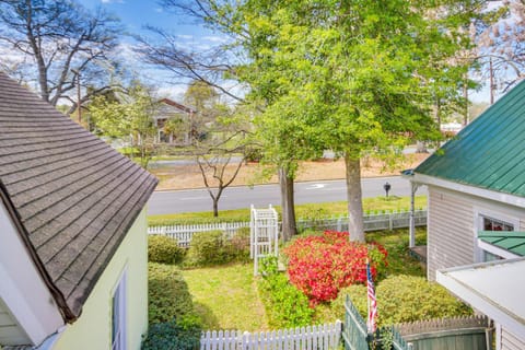 Garden-View Balcony! Dtwn Aiken Apt Near Augusta Apartment in Aiken