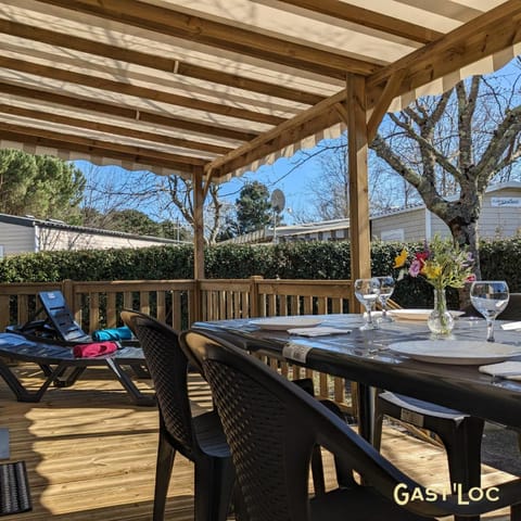 Patio, Dining area