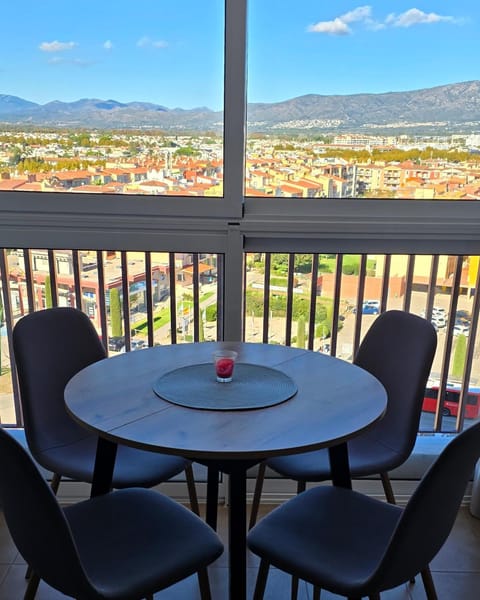 Balcony/Terrace, Mountain view
