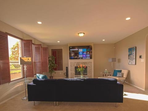 TV and multimedia, Living room, Seating area