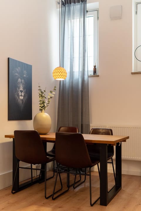 Dining area, hair dresser
