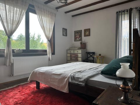 Bed, Photo of the whole room, Bedroom, internet