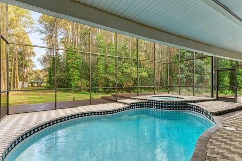 Linda Vista Lakehouse House in Lake Magdalene