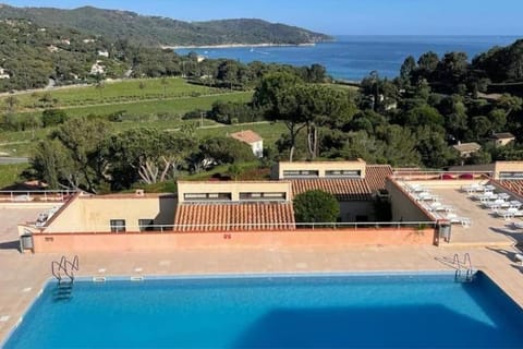 Balcony/Terrace, Pool view, Sea view, Swimming pool