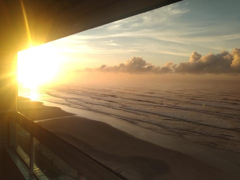 Day, Natural landscape, Beach, Sea view, Sunrise