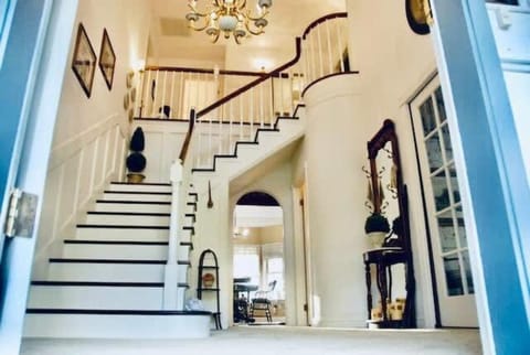 Pinkies Place-Hot Tub-Sleeps 11-Pet Friendly House in Ahwahnee