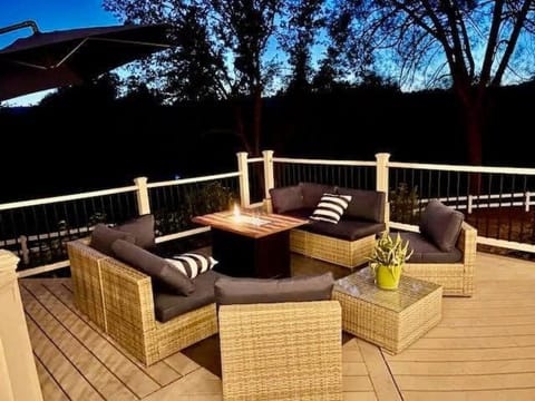 Pinkies Place-Hot Tub-Sleeps 11-Pet Friendly House in Ahwahnee