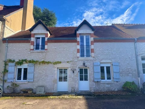 Property building, Cycling, River view
