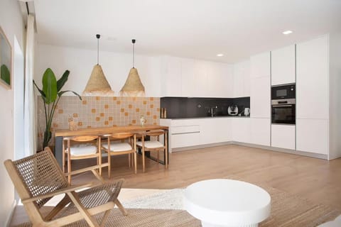 Kitchen or kitchenette, Living room, Seating area