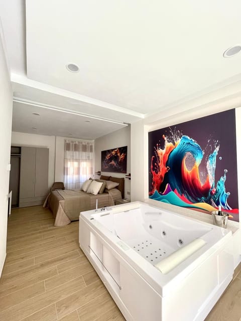 Photo of the whole room, Decorative detail