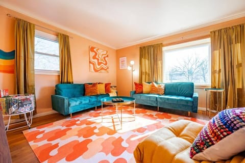 10mins to IUB: 4bd - Karaoke - Pickleball House in Bloomington