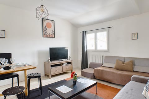 Communal lounge/ TV room, TV and multimedia, Living room