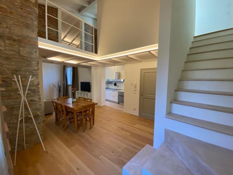 TV and multimedia, Living room, Seating area, Dining area, Evening entertainment