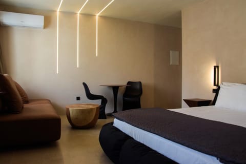 Seating area, Bedroom