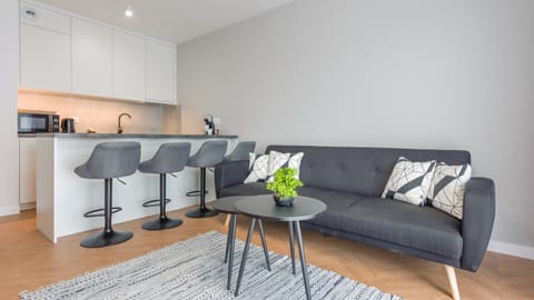 Kitchen or kitchenette, Seating area