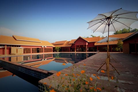 Swimming pool, Swimming pool