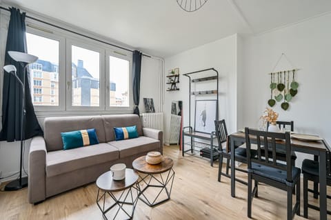 L'Evadé - 4 pers - Wifi Apartment in Courbevoie