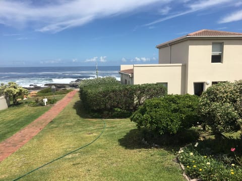 Oceans Edge - Hermanus Beach Club House in Hermanus