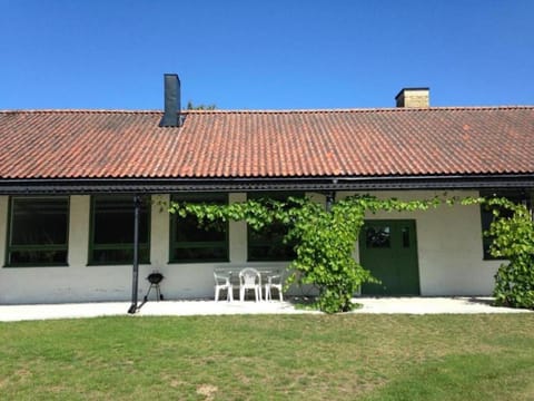 Property building, Facade/entrance, Garden