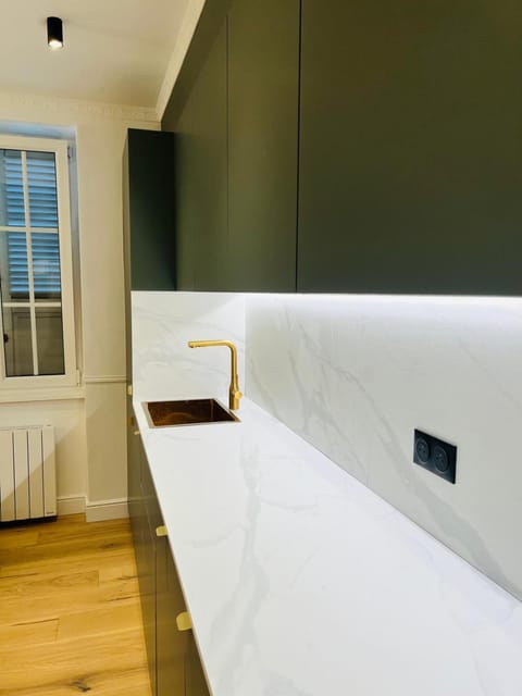 Le Kronenbourg - À deux arrêts de tram du centre-ville Apartment in Strasbourg