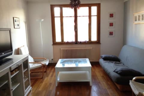 Cozy apartment with balcony and nice mountain view Apartment in Annecy