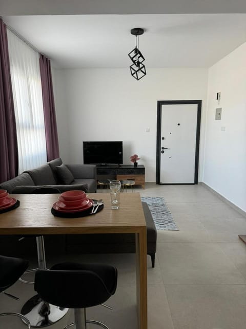 Communal lounge/ TV room, TV and multimedia, Living room, Dining area