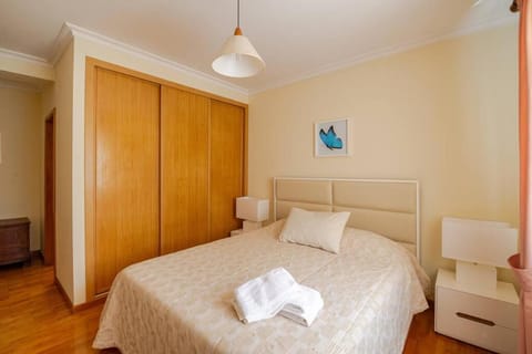 Bed, Photo of the whole room, Bedroom, towels, wardrobe
