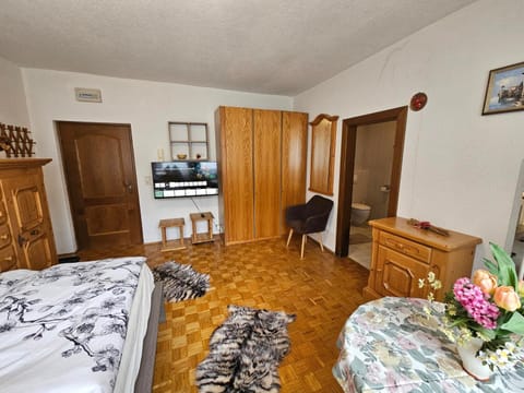 Bed, Photo of the whole room, wardrobe