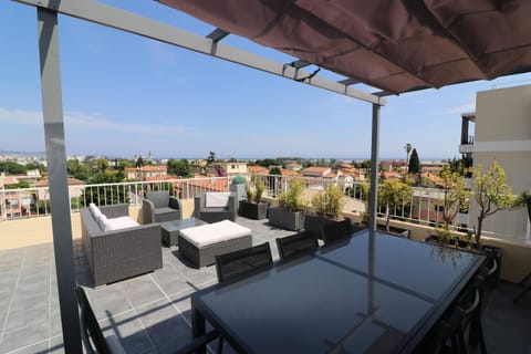 Superbe appartement toit Terasse vue mer Apartment in Nice