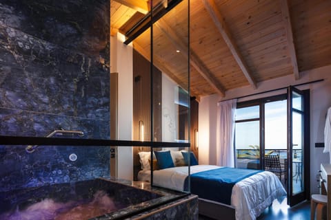 Bed, Photo of the whole room, Bedroom, Bath
