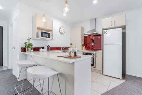 Dining area, dishwasher, minibar, pet friendly, stove, toaster