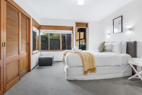 Bed, Decorative detail, Bedroom, cot, storage, towels, wardrobe