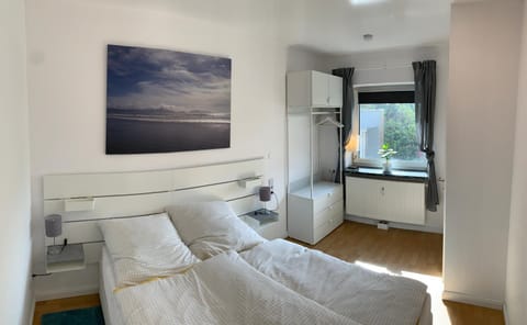 Bed, Bedroom, wardrobe