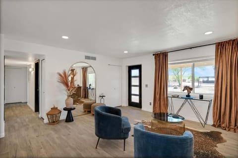 The Pine House in Casas Adobes