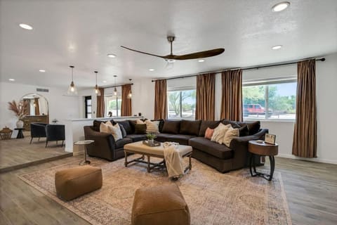 The Pine House in Casas Adobes