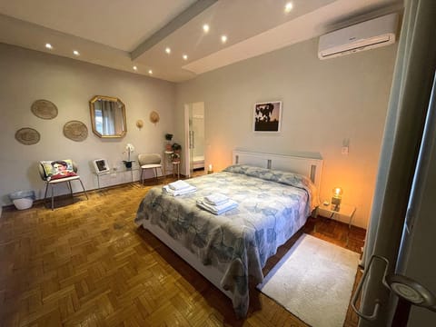 Bed, Photo of the whole room, Bedroom, Inner courtyard view, internet, towels, wardrobe, air conditioner
