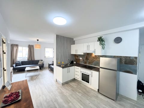 Kitchen or kitchenette, Living room, Photo of the whole room, pet friendly