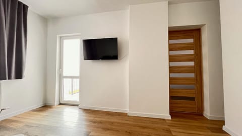 Communal lounge/ TV room, TV and multimedia