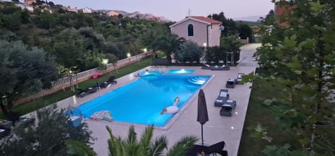 Property building, Swimming pool