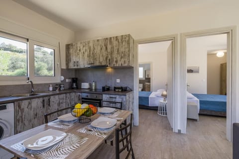 Photo of the whole room, Dining area, Bedroom