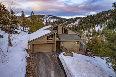 Bright 5BD Alpine Retreat - 5Min to Alpine Meadows House in Sierra Nevada