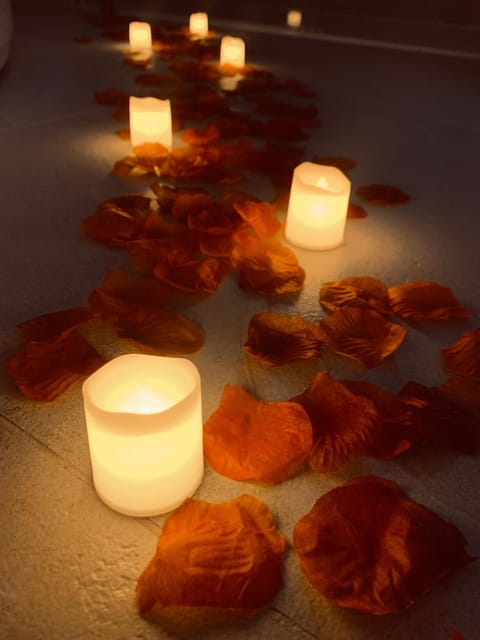 Provensa - love room avec balneo et terrasse avec vue Apartment in Pertuis