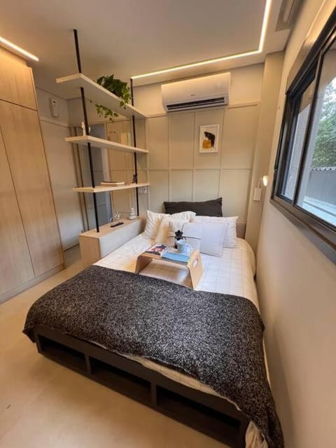 Bed, Bedroom, air conditioner